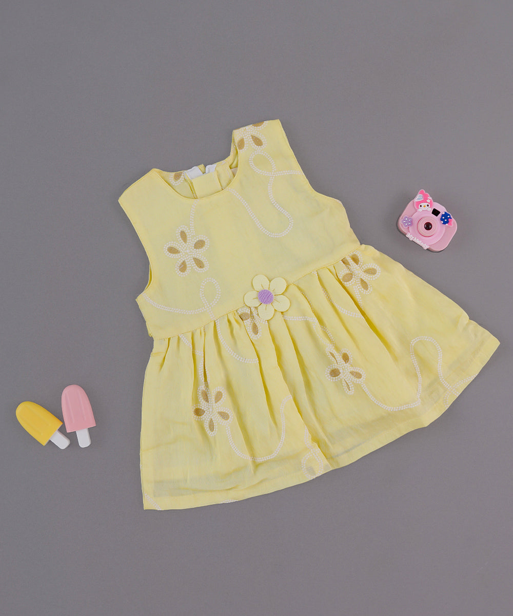 🌼 Light Yellow Embroidered Frock with 3D Daisy – Baby Girl