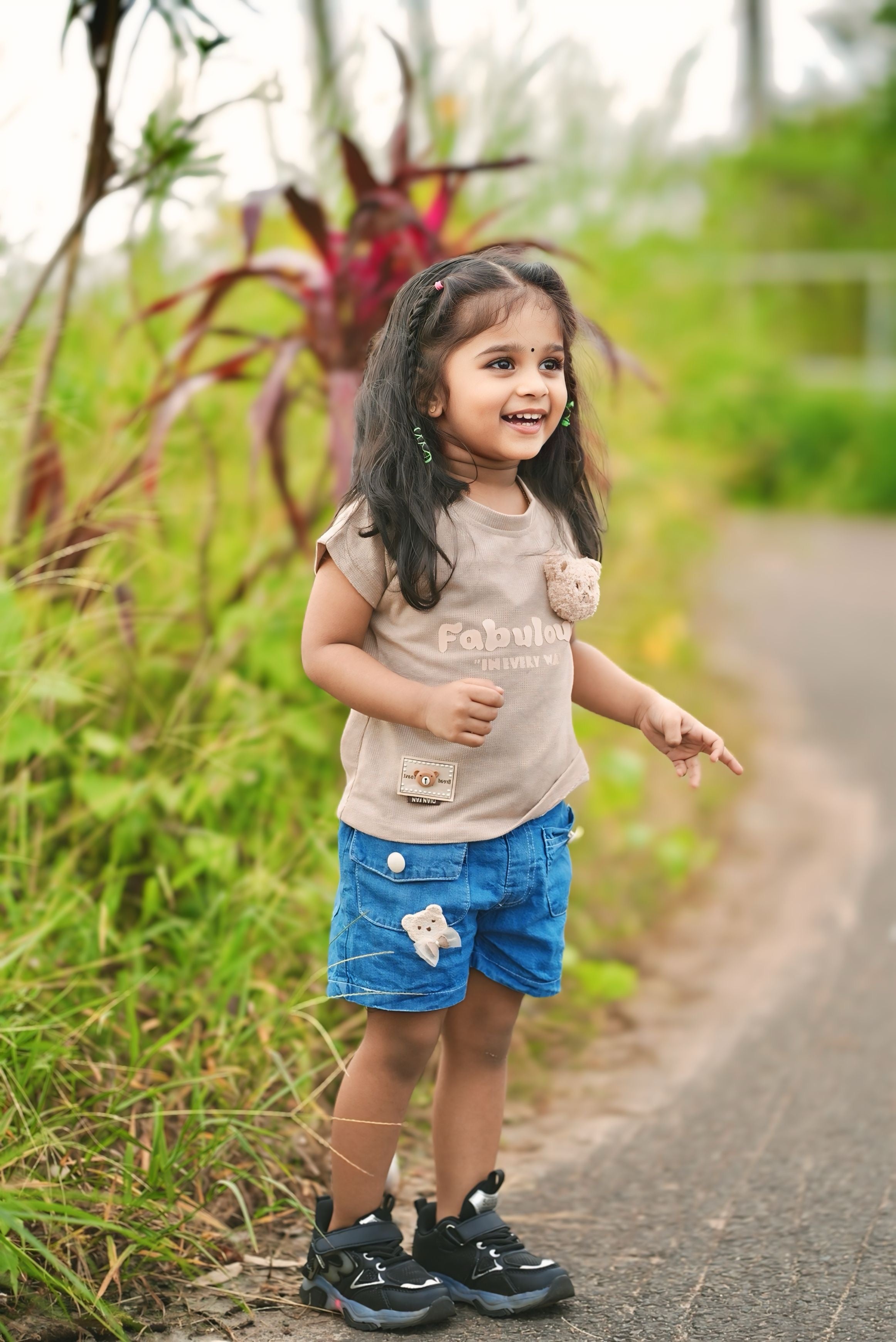 Beige Teddy Tee & Blue Denim Shorts Set – Stylish Outdoor Combo